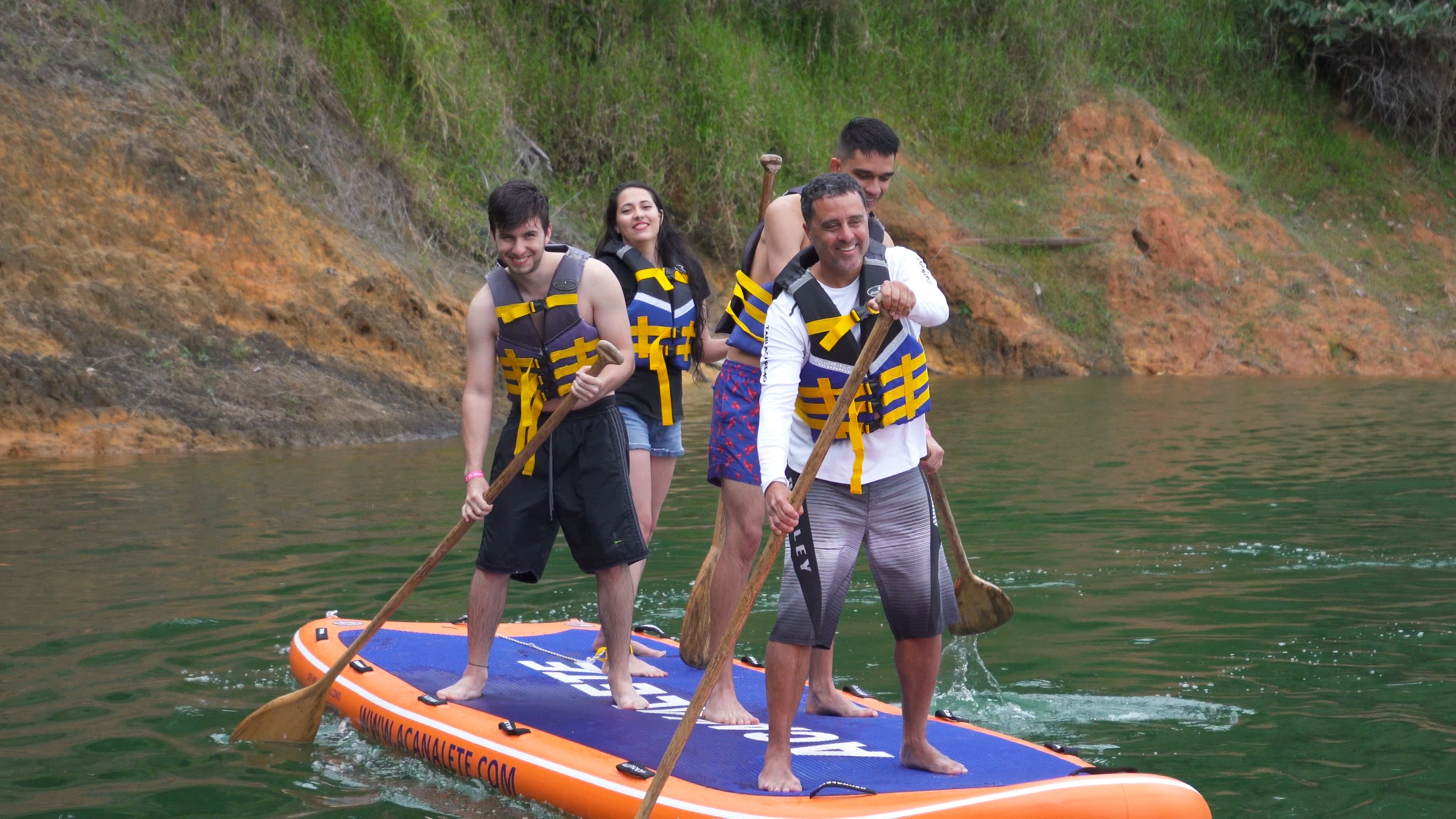 Stand Up Paddle en grupo  > De Australia a Guatapé: Stand Up Paddle para todos