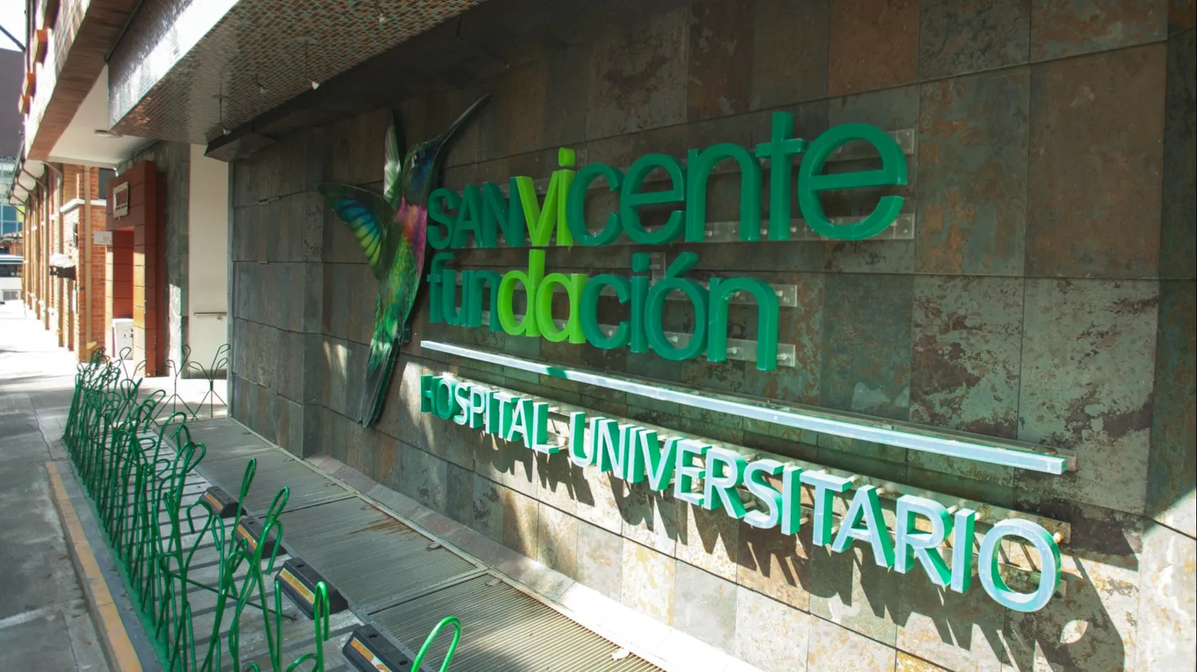 alejandro-mejia-cronicas-del-barrio-hospital-san-vicente-fundacion-13