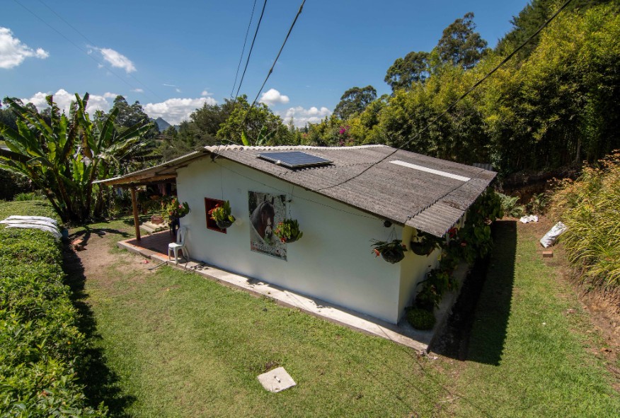 Paneles solares Hogares sostenibles y conscientes