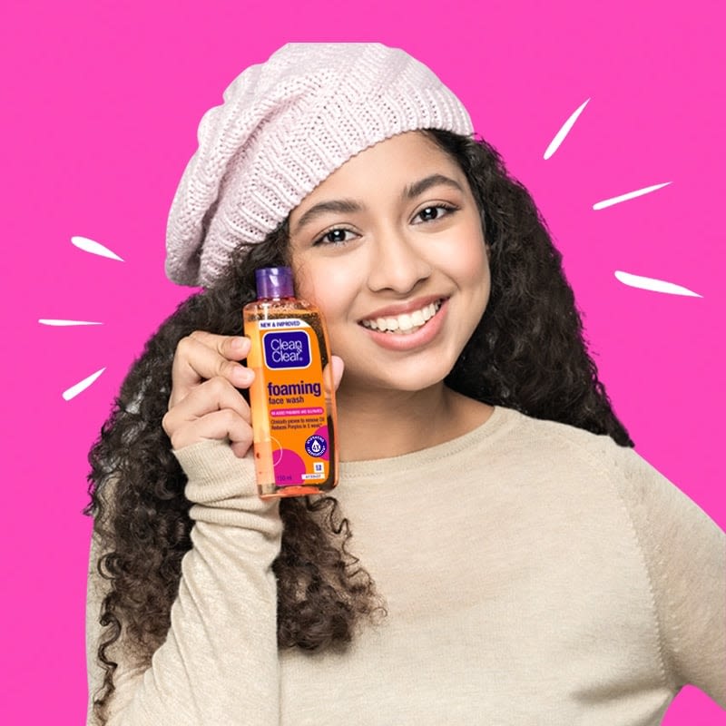 Clean & Clear® Foaming Face Wash - Image 3 - Clean & Clear - en-IN