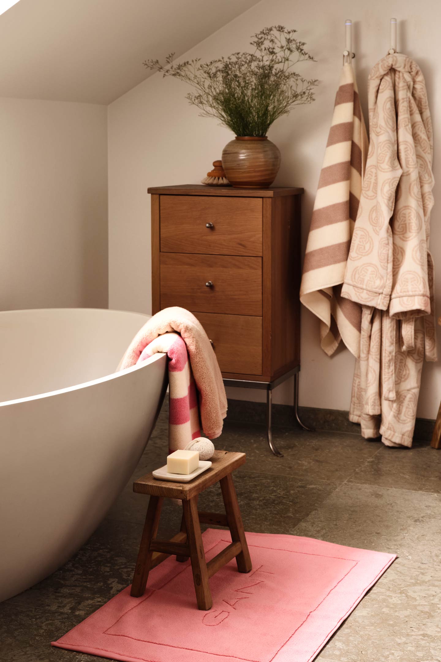 clp-homewear-april-bathroom