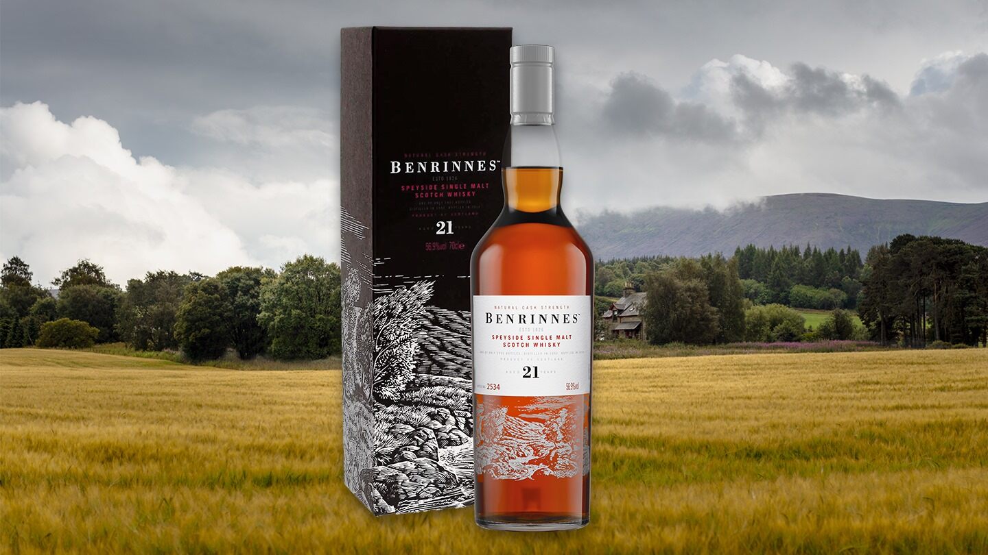 Eine Flasche Benrinnes 21 Year Old und ihre Verpackung.