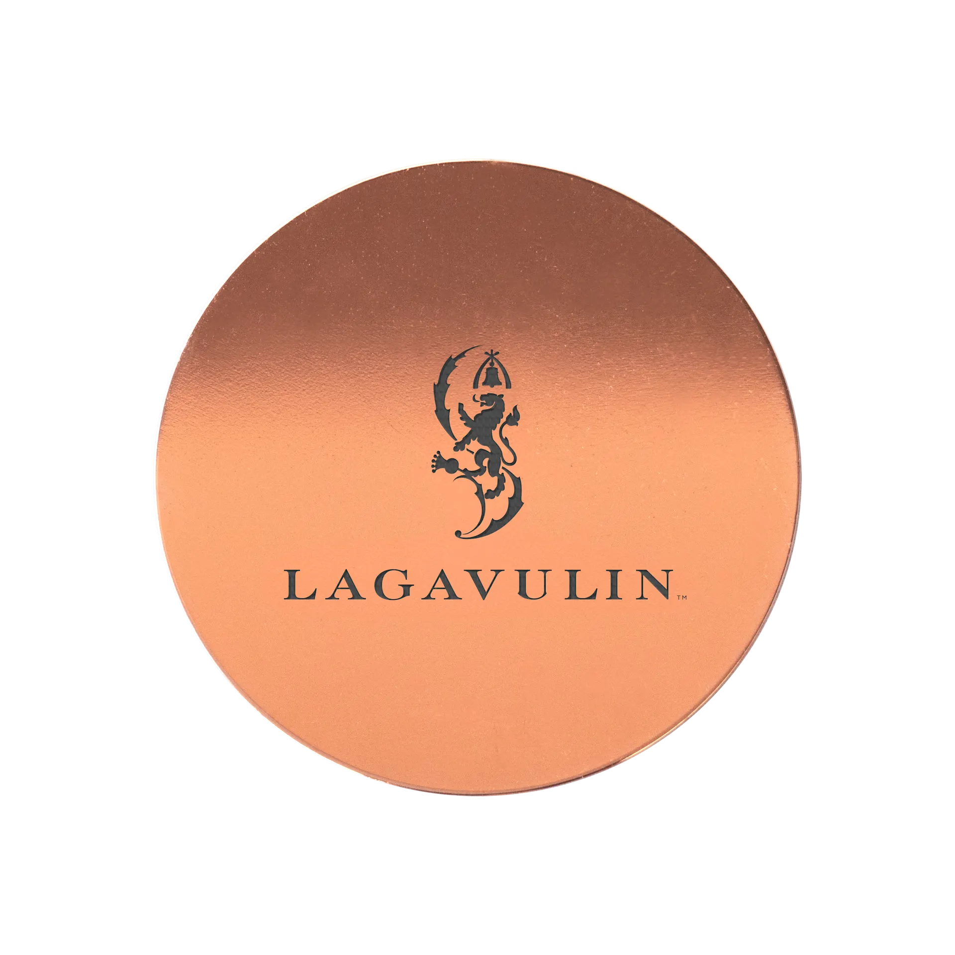 Een koperen onderzetter met het logo van Lagavulin.