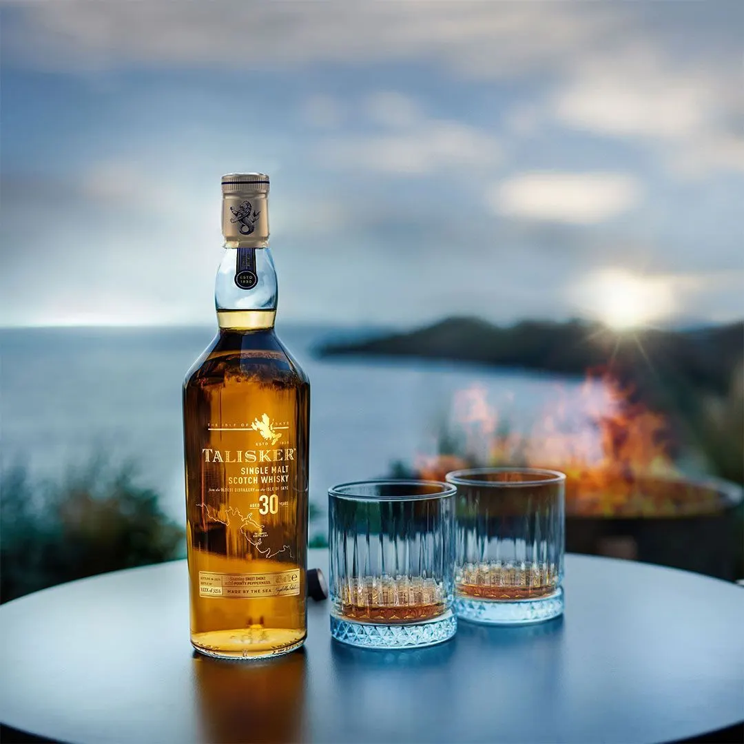 Talisker 30 Year Old Single Malt Scotch Whisky 70cl 4