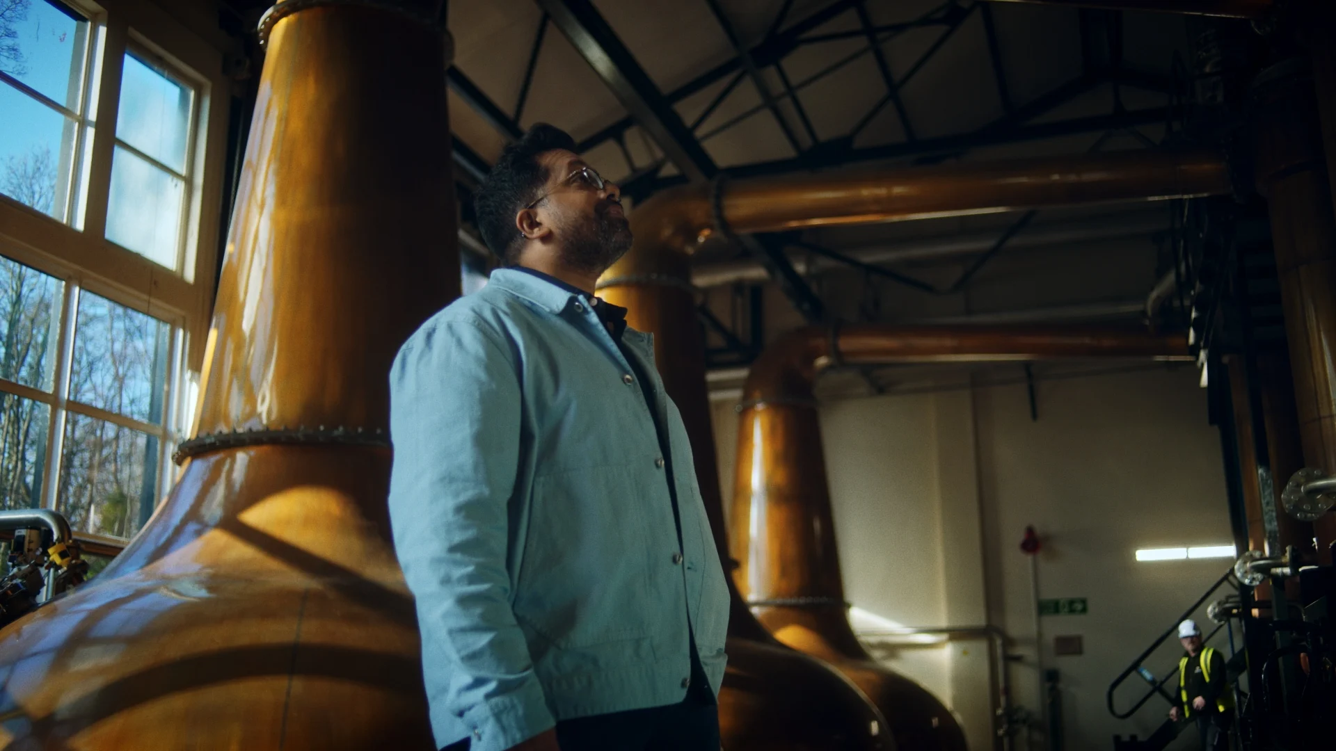 Mr Lyan visits a whisky distillery 