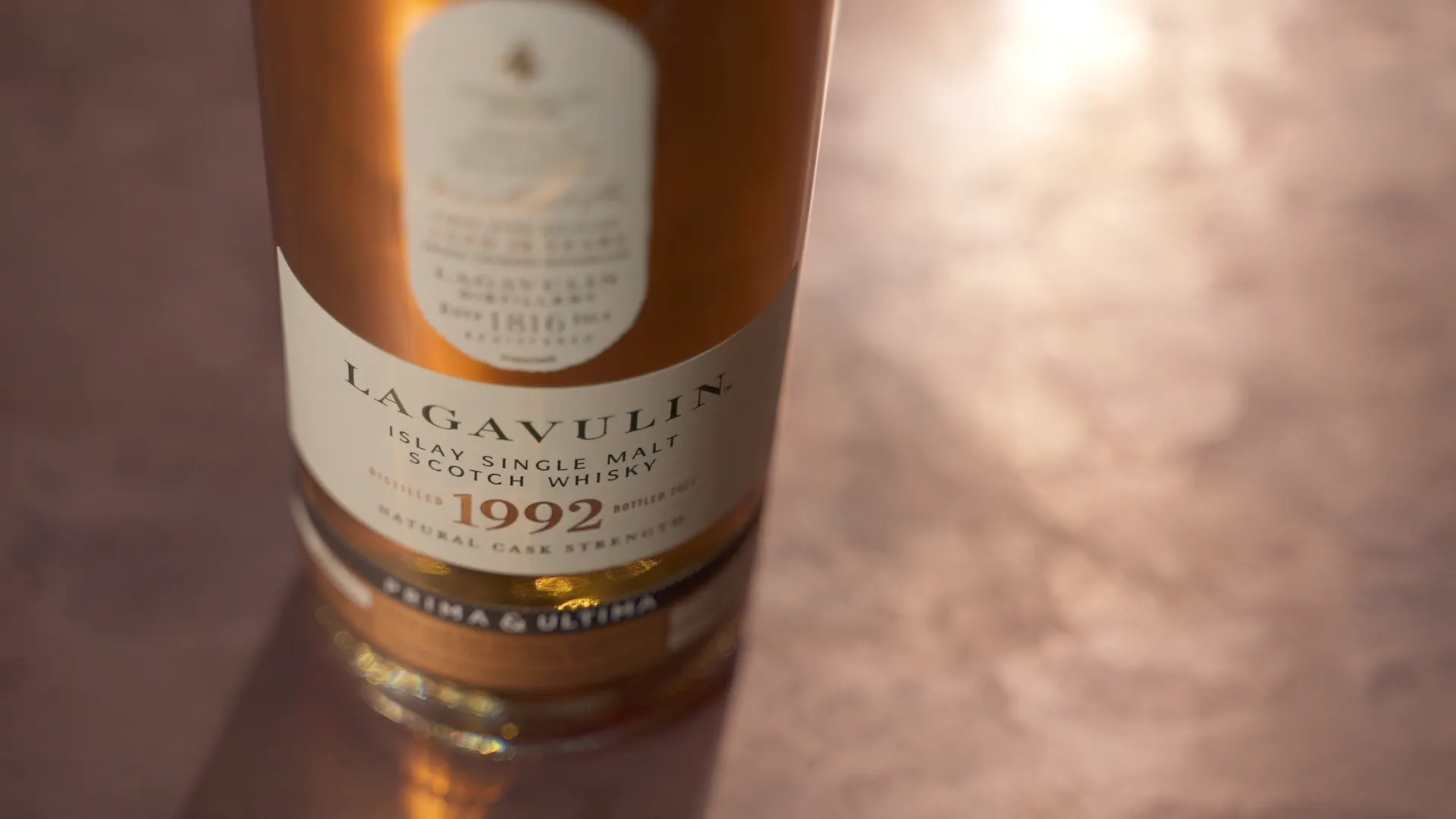 Lagavulin 1992 Single Malt Whisky - Prima & Ultima Second Release Lifestyle