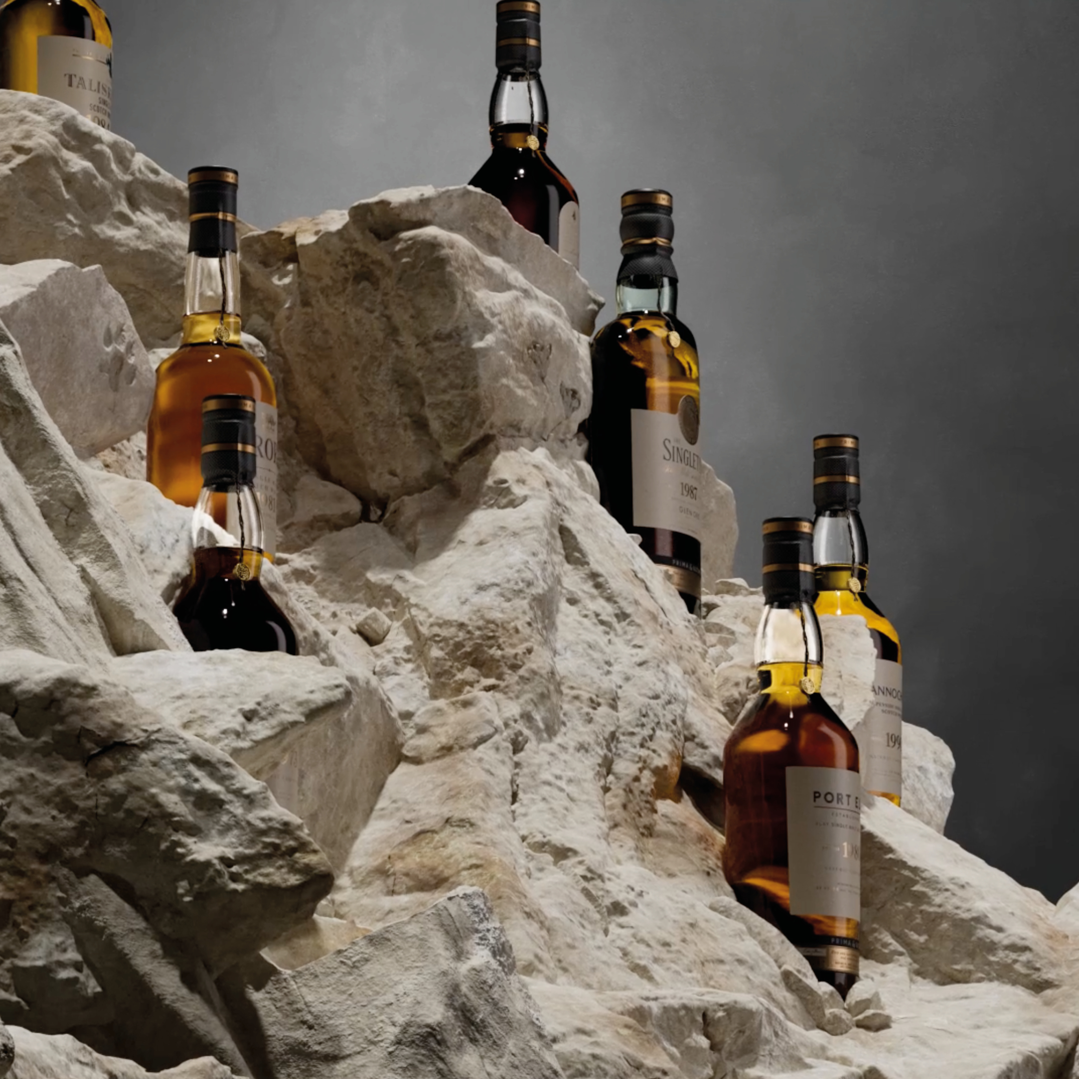 Lagavulin 1993 Single Malt Whisky, Prima & Ultima Third Release