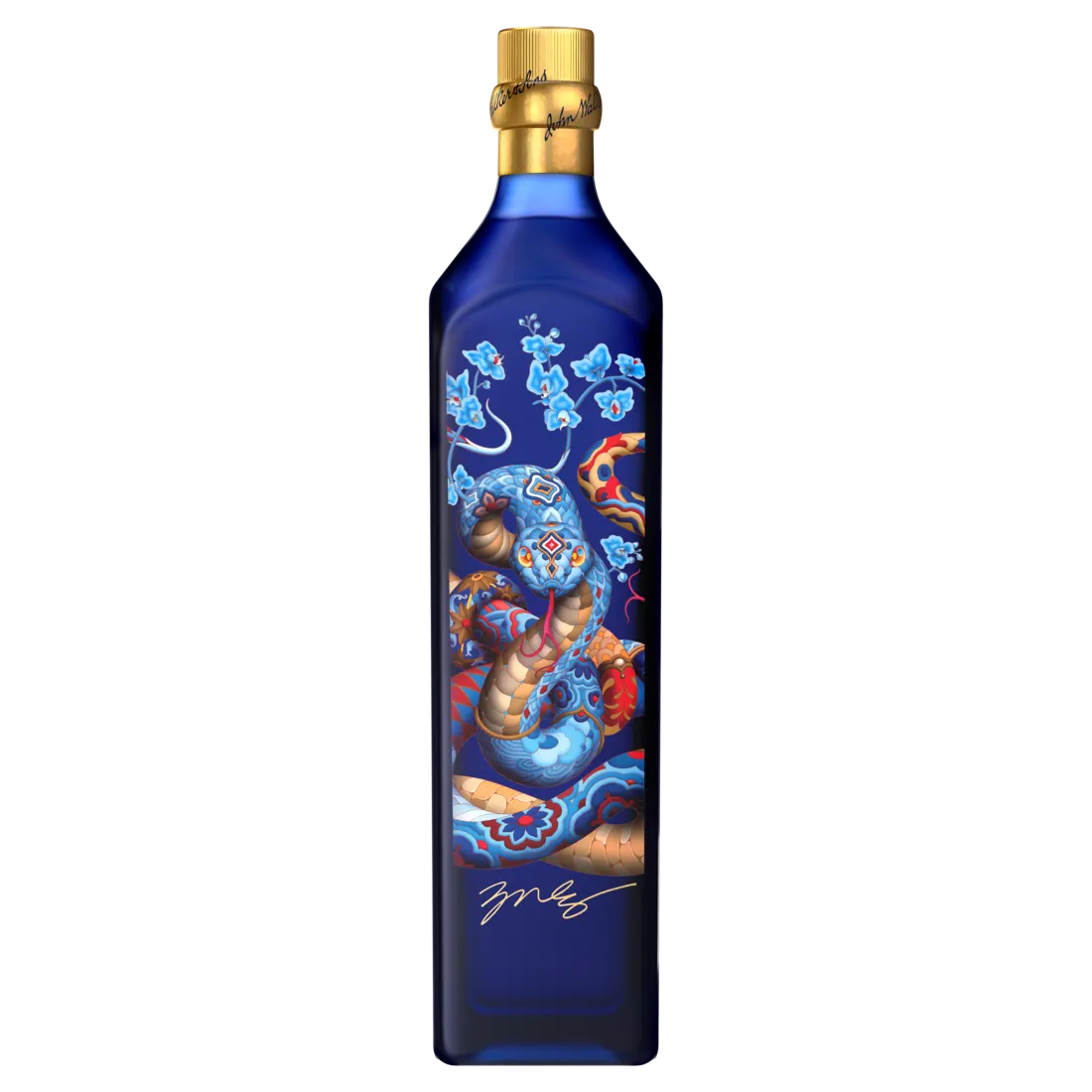 Een close-up van de Johnnie Walker Blue Label fles met het ingewikkelde artwork van James Jean met bloemen- en slangenmotieven.