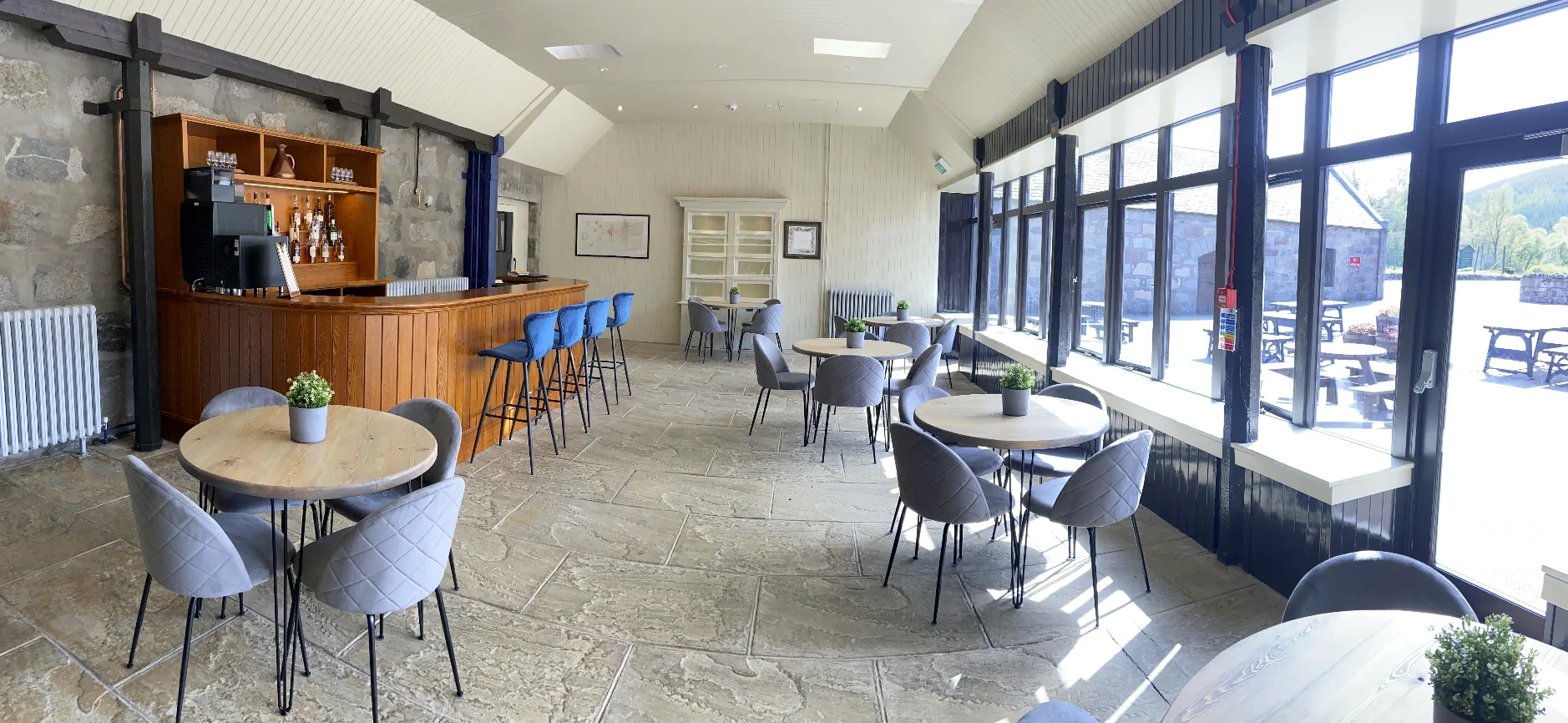 Royal Lochnagar - Beggs' Bothy Table Reservation