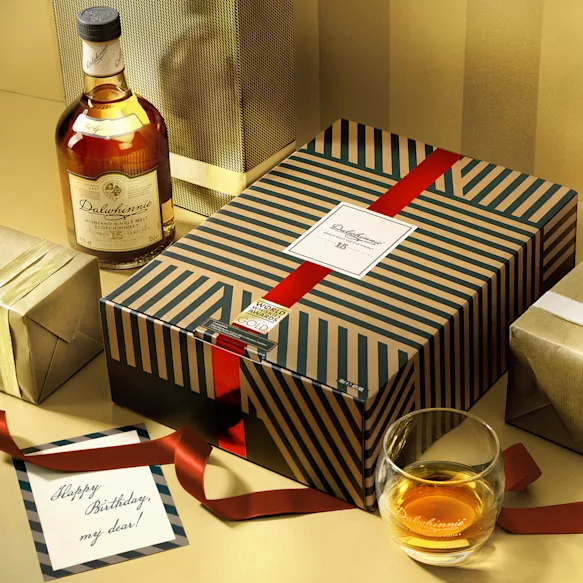 Dalwhinnie 15 Year Old Single Malt Scotch Whisky 70cl in a High Quality Gift Set With Glasses & Greeting Card