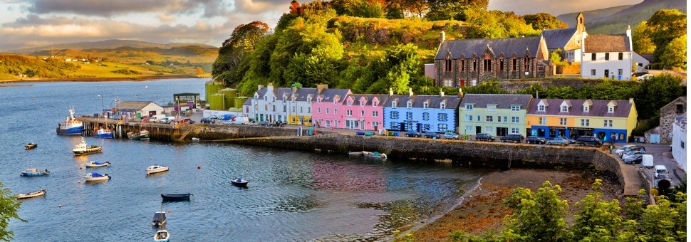 view-on-portree-isle-of-skye-scotland-picture-id491243601 (1)