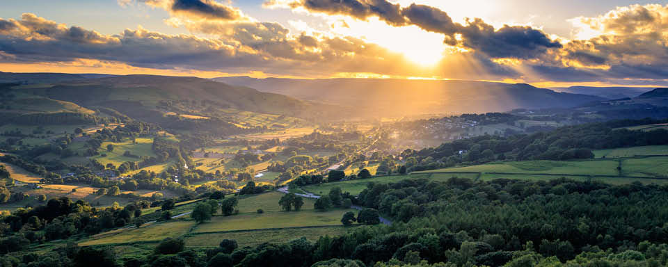Peak-District-The-Best-Places-to-Buy-a-Holiday-Home-in-the-UK