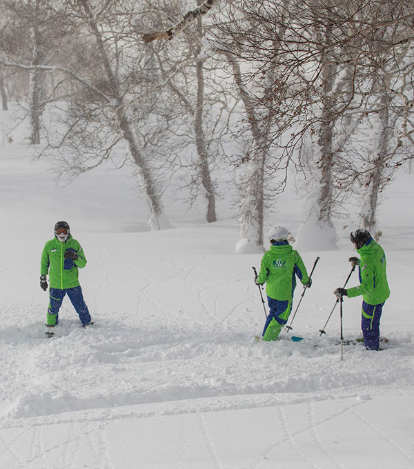 Ski Instructor Internship in Niseko : World's Best Powder | WE ARE SNO