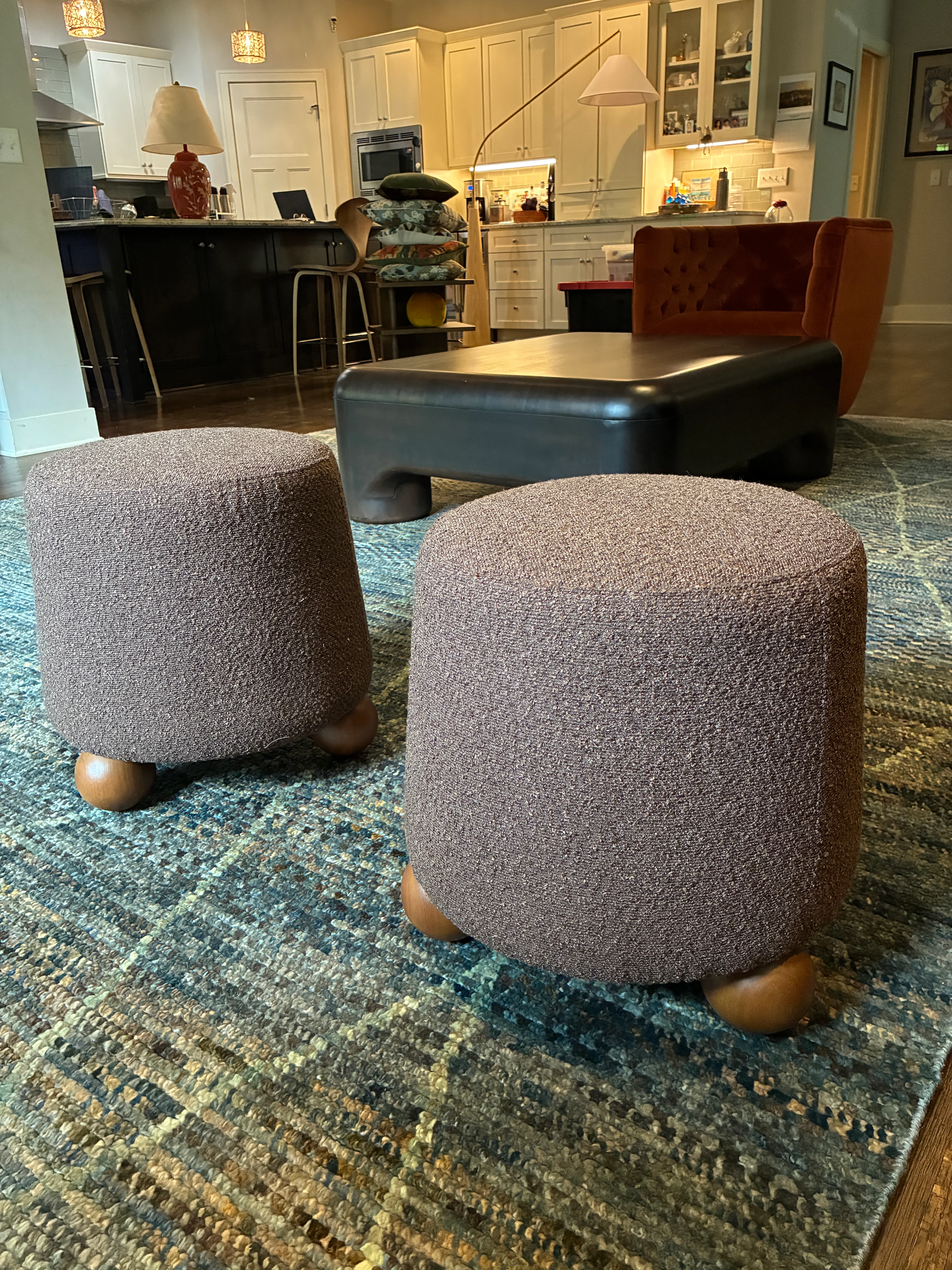 rug with poufs