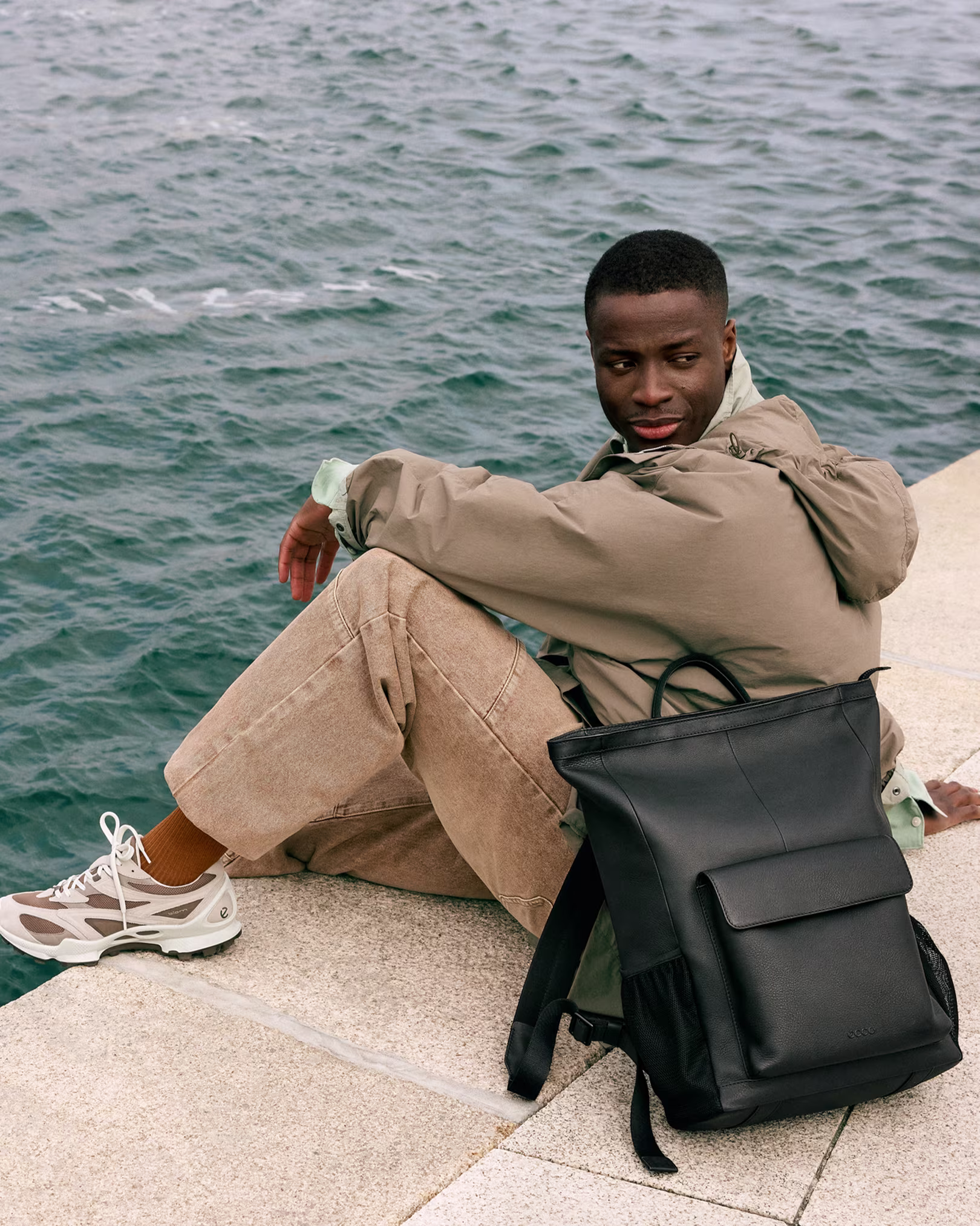 AU Home - Hero mobile - Active lifestyle 910824690000