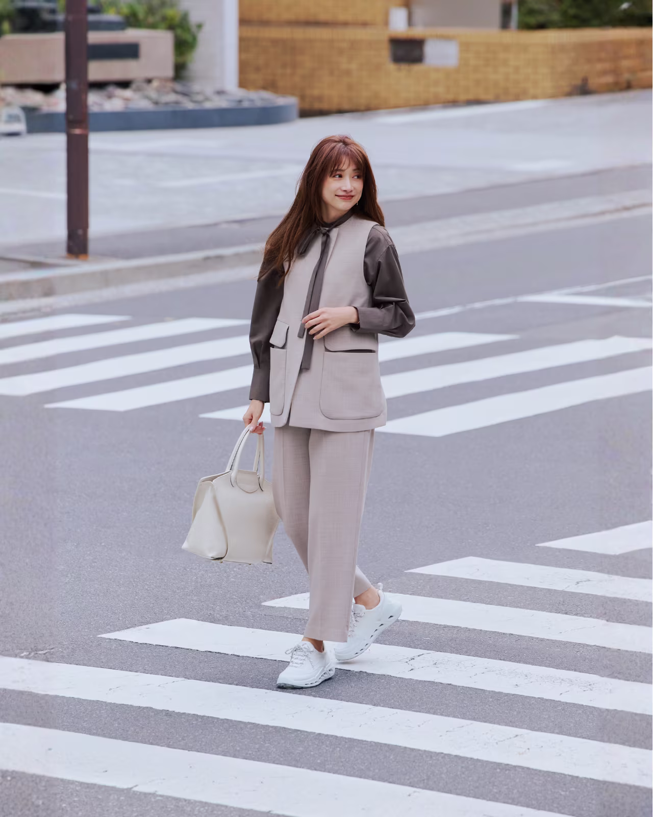 JP - Campaigns - SS26 - Yona - BIOM 720 - Left