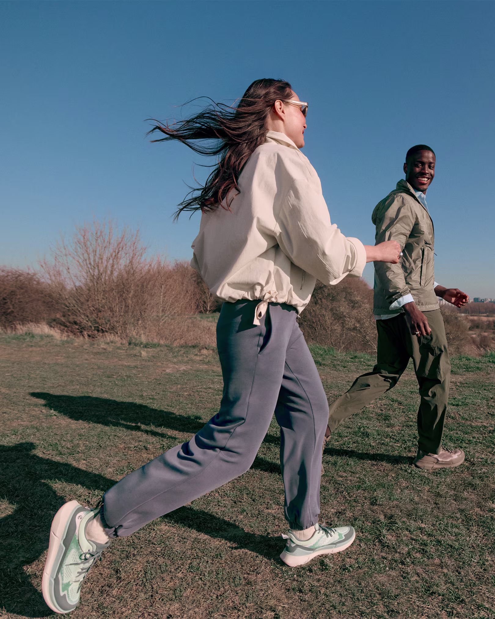 AU Home - Hero - Active Lifestyle 83091361429 & 83091461367