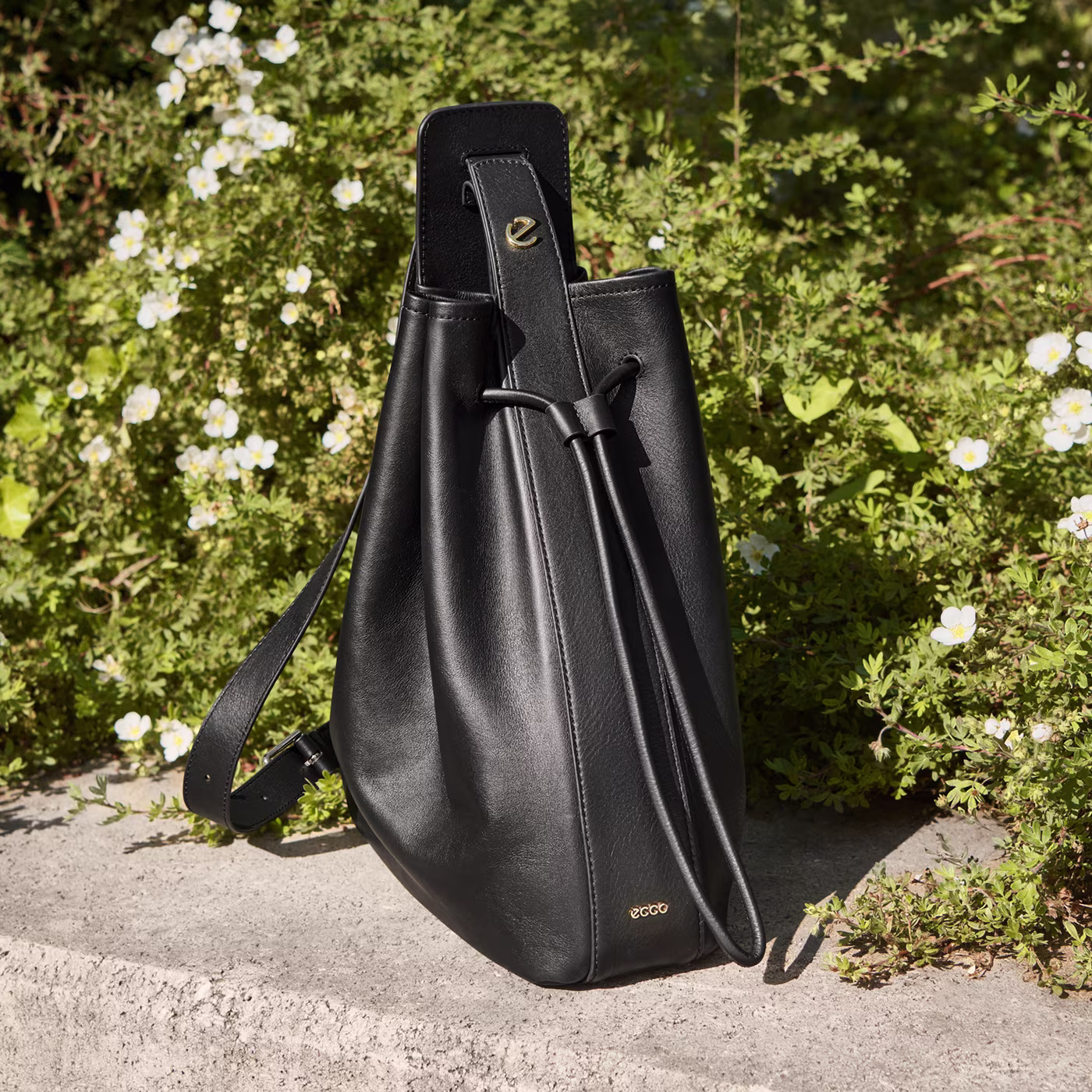 AU/NZ - HP Story - 2026_05_18_feature_bags_accessories_910841290000