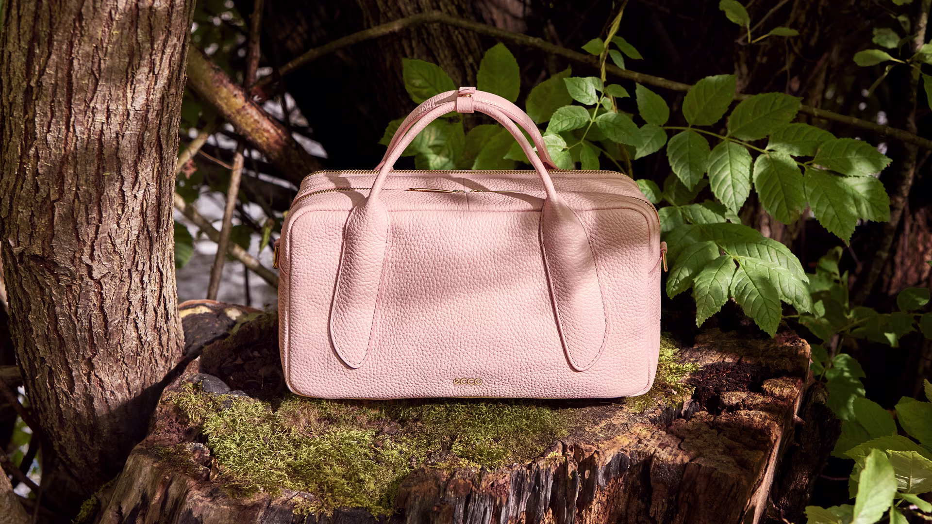 AU Home - Hero - ELU AW26 Bowling Bag