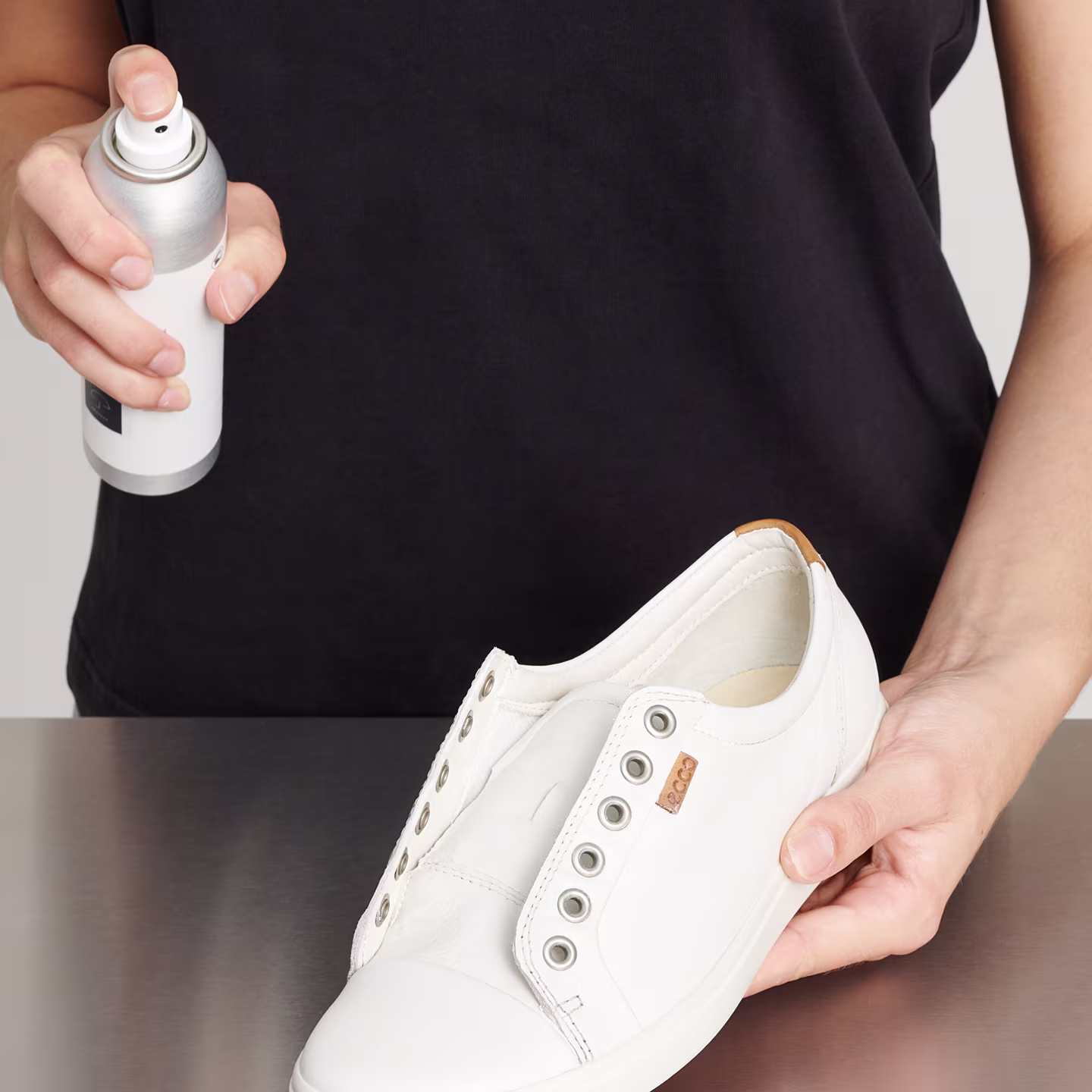 Stories - Shoe Care Guide White Leather - Step by step guide - Step 5