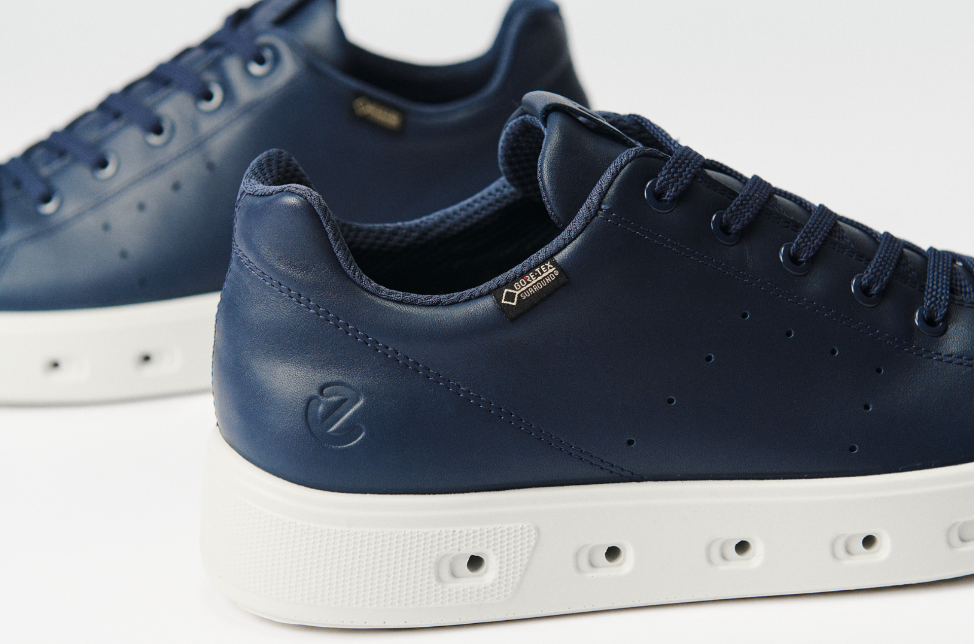 【美品❗】ECCO EXOSTRIKE GORE-TEX　28㎝ 美品❗】ECCO EXOSTRIKE GORE-TEX 28㎝ - メルカリ