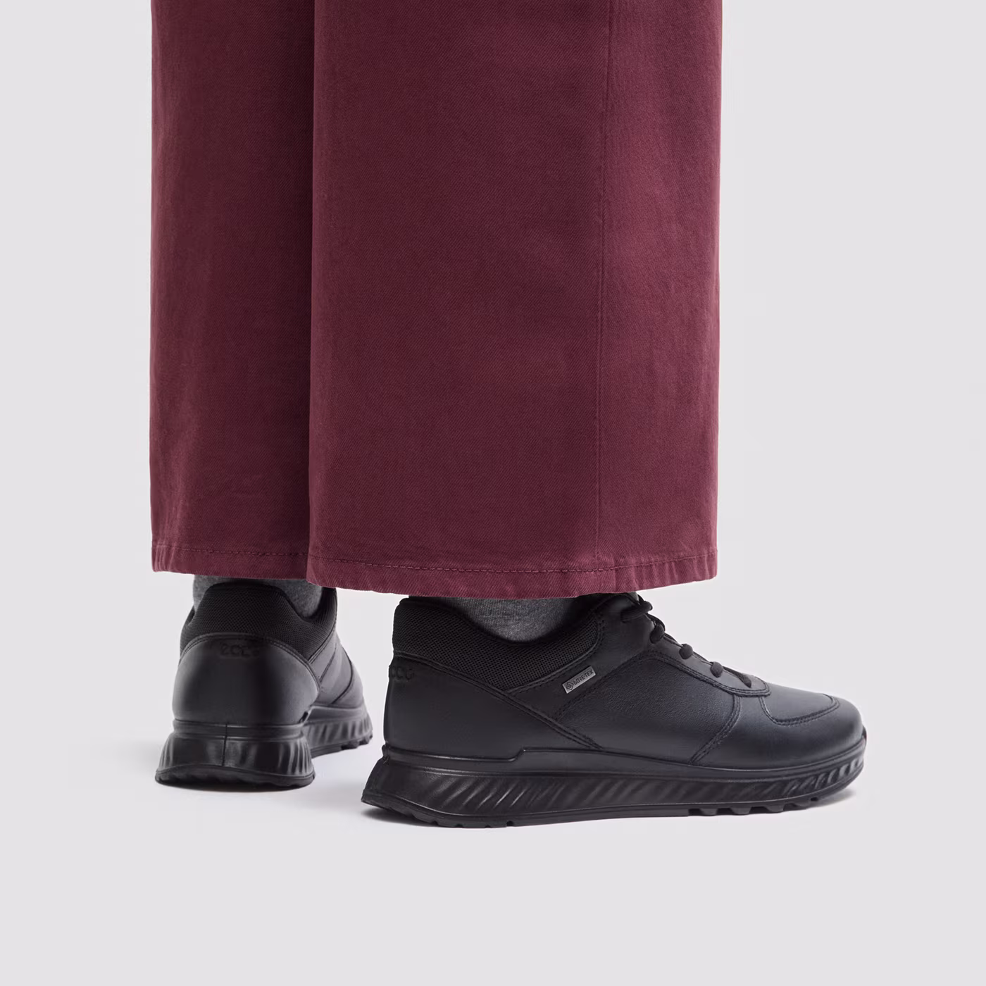 AU - HP Story - 2026_07_01_feature_sale_sneakers_women_83530301001