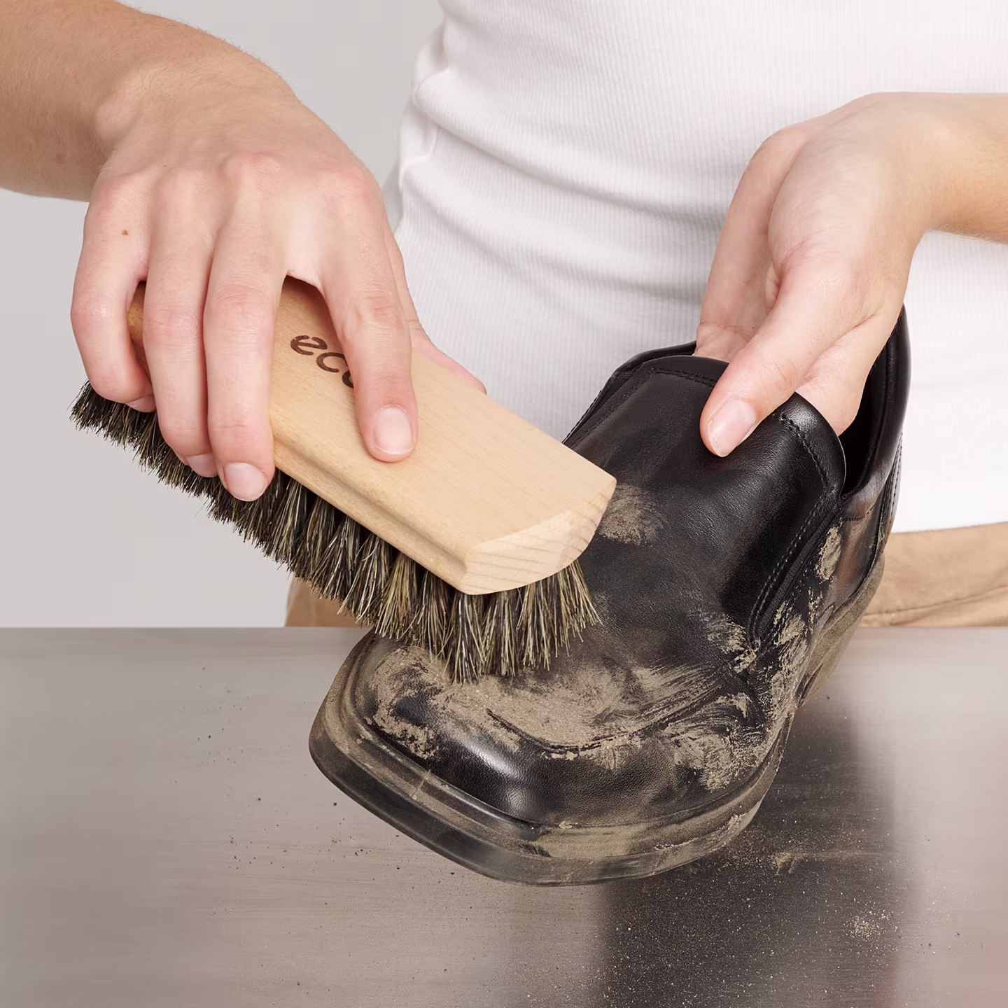 b1.1-landingpage-ss26-shoecareguides-dual-leather