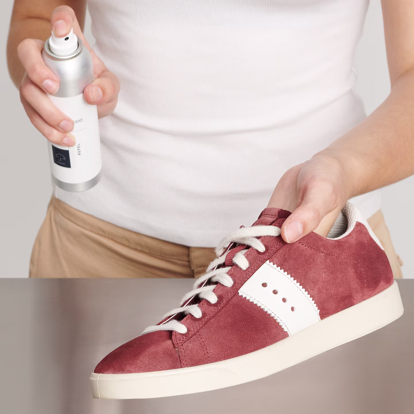 Stories - Shoe Care Guide Suede - Step by step guide - Step 5