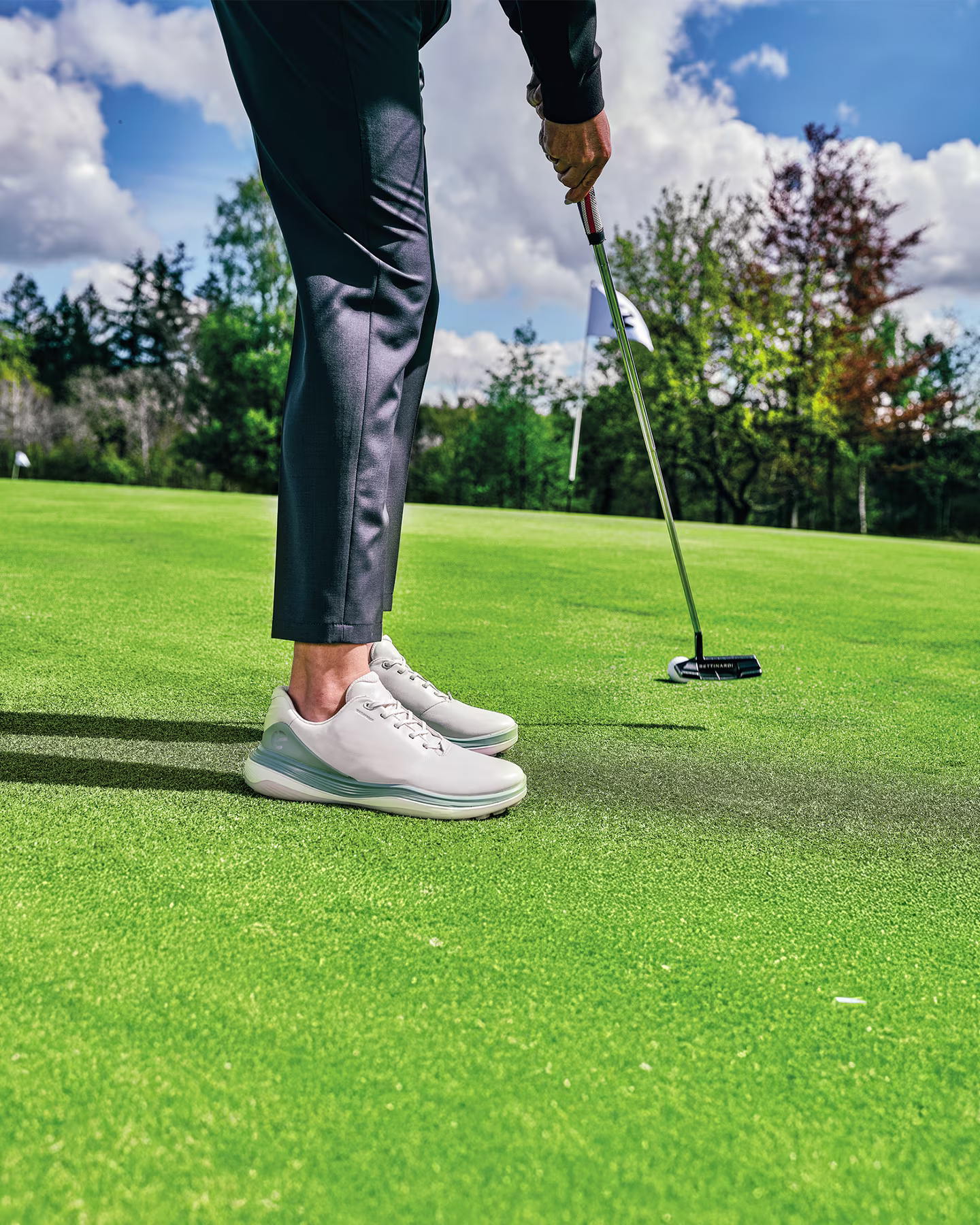 Golf V2 Hero Banner Desktop