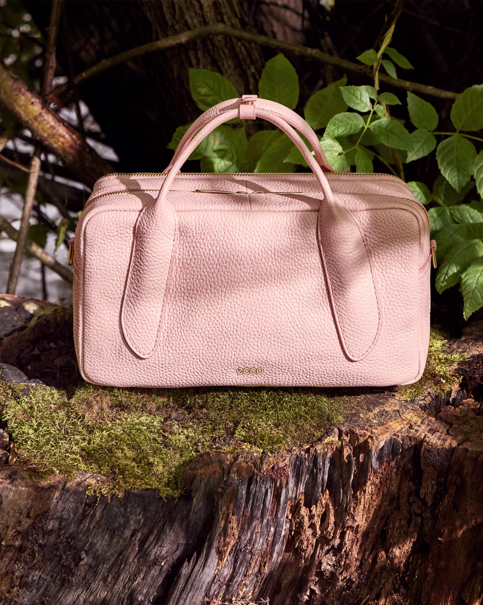 AU Home - Hero - ELU AW26 Bowling Bag