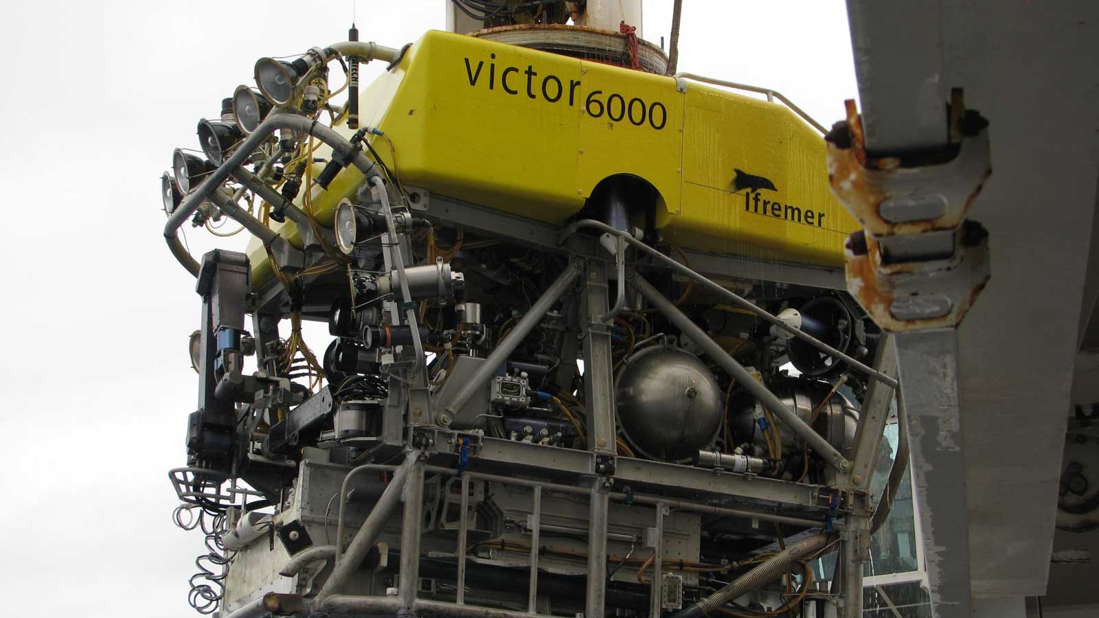 The-Victor-6000-ROV