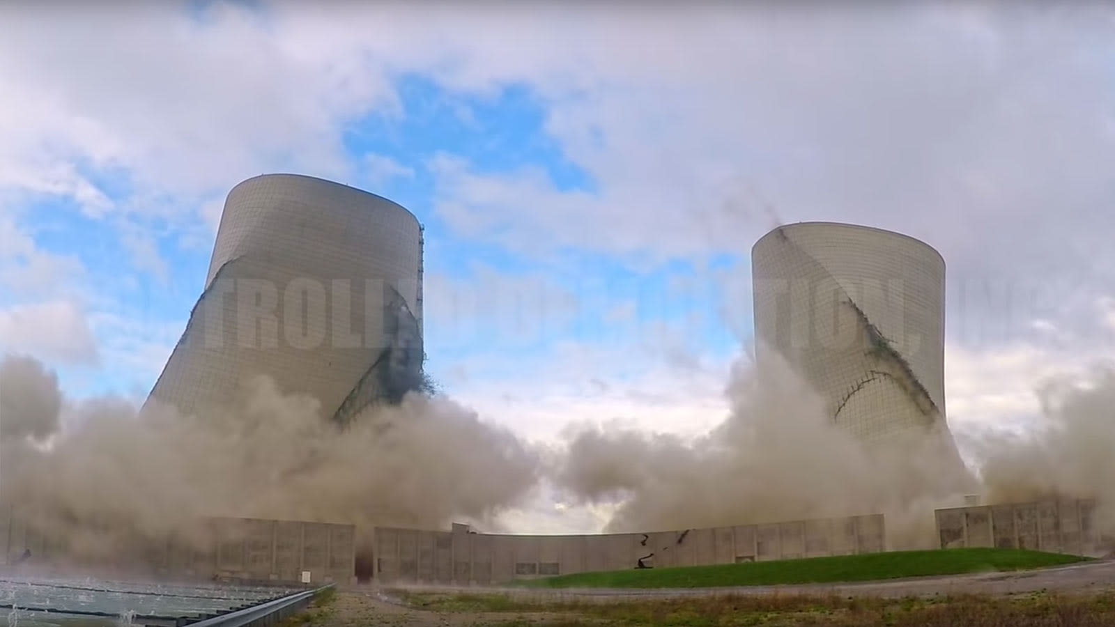 Site surveying for a controlled implosion-专业的摄影测量和无人机测绘软件 | Pix4D