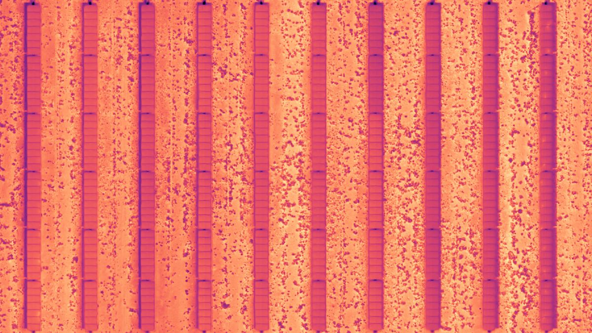 Surveying the biggest solar park in North America | Pix4D
