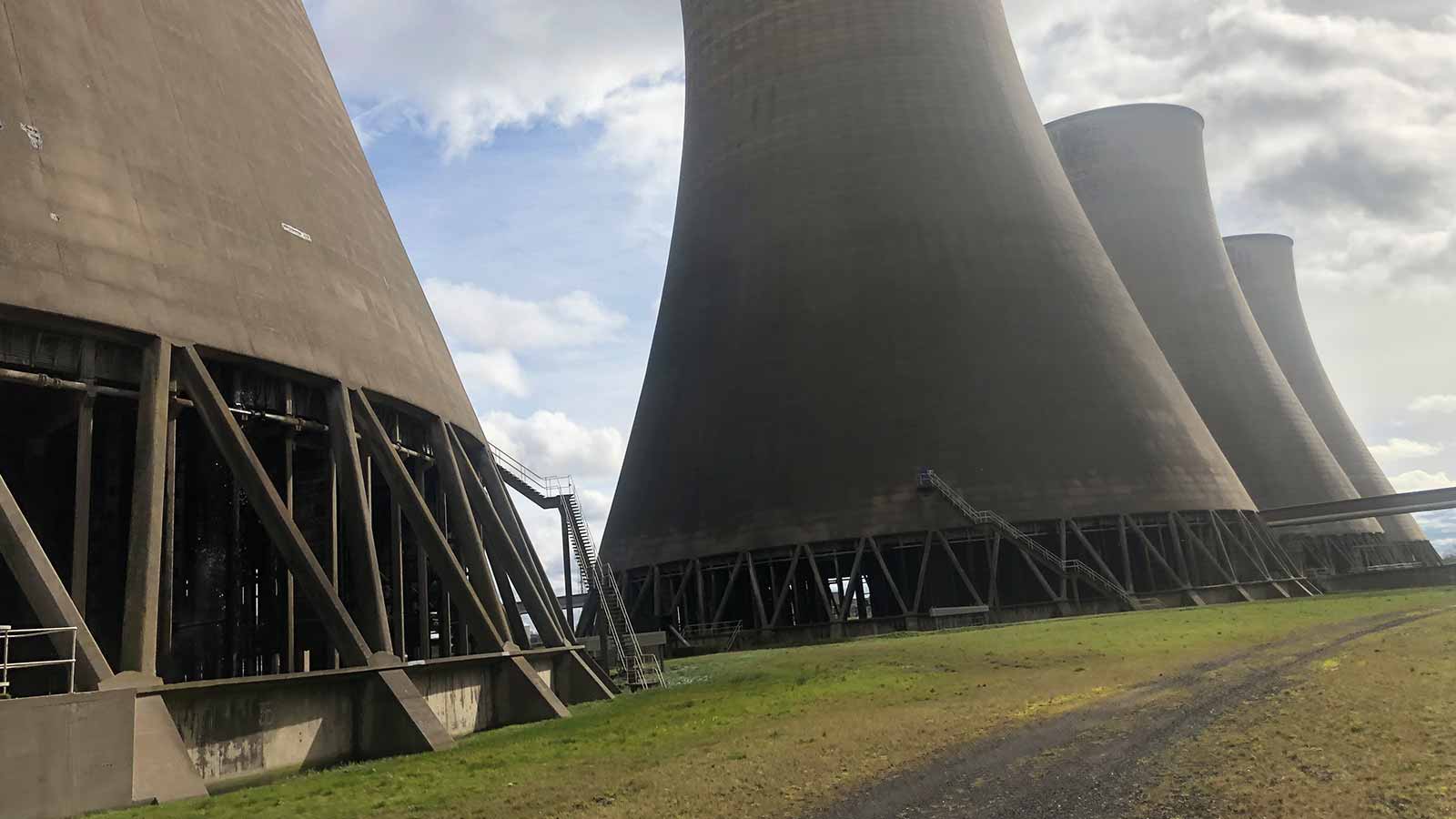 Concrete cooling towers