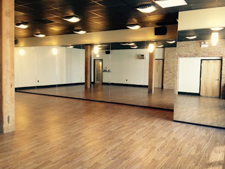 River North_studio_640x480