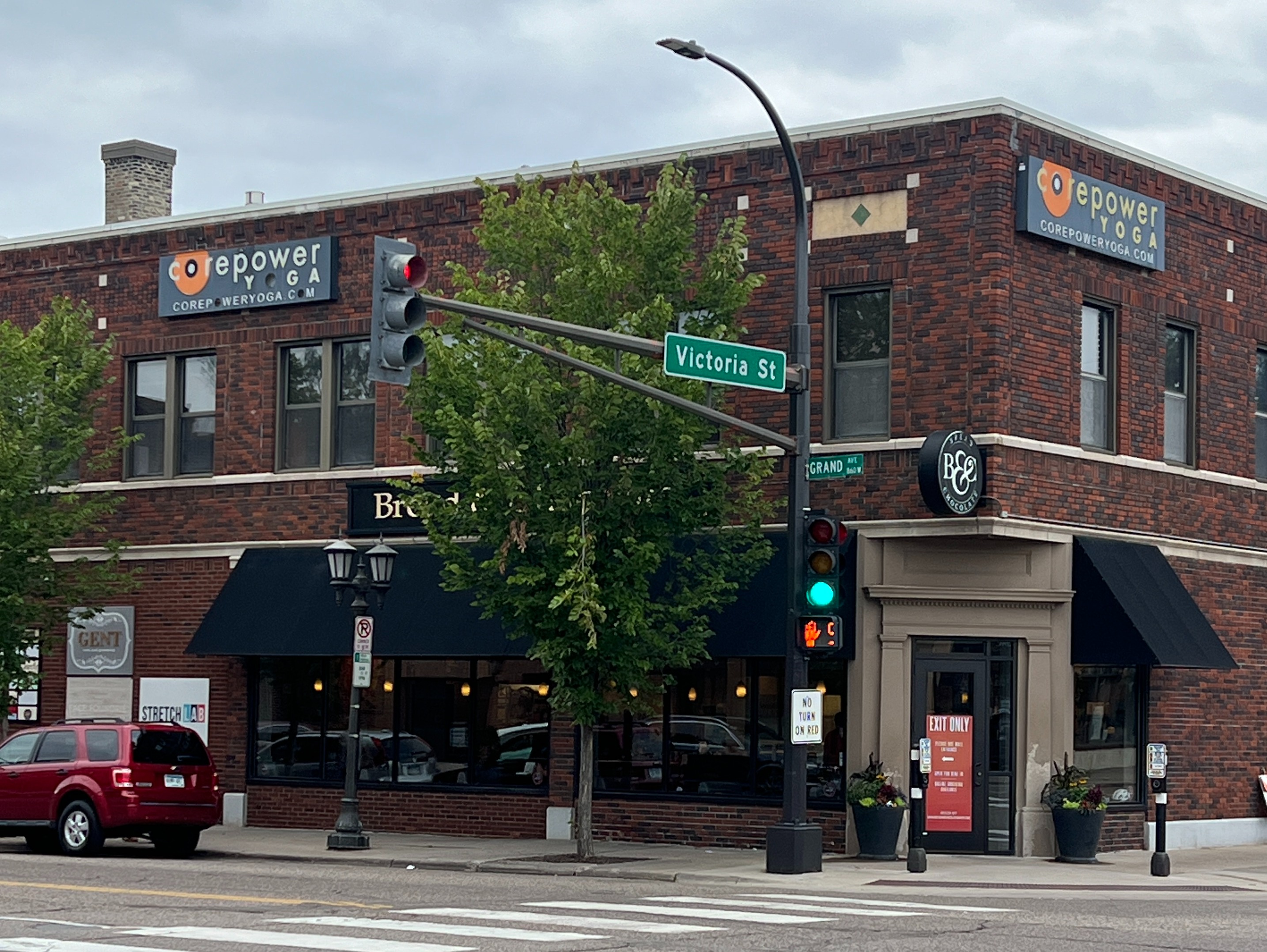 Grand Avenue/St Paul