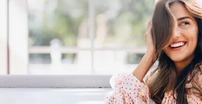 Dầu gội và dầu xả cho tóc Frizzy - vui mừng