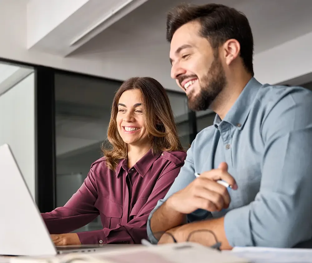 hr manager onboarding new employee