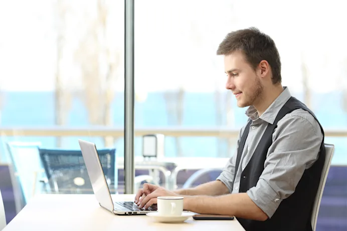 Discover how better employee time tracking puts answers in employees' hands. Check punches, preview pay and clear alerts without an HR interruption.