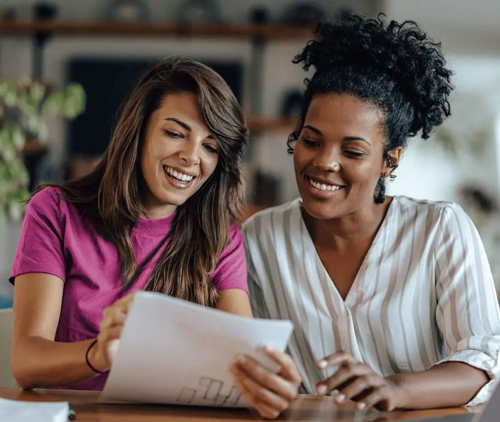 hr professional talking with job seeker