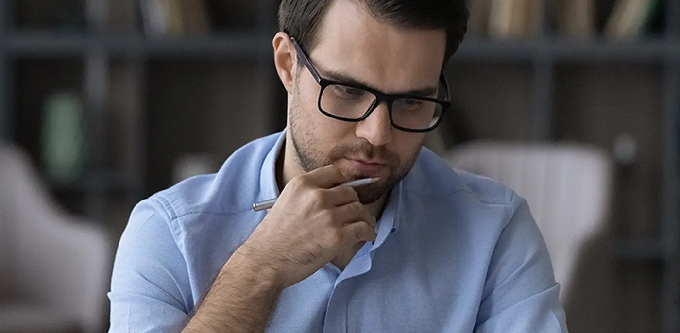 employee researching options for continuation services