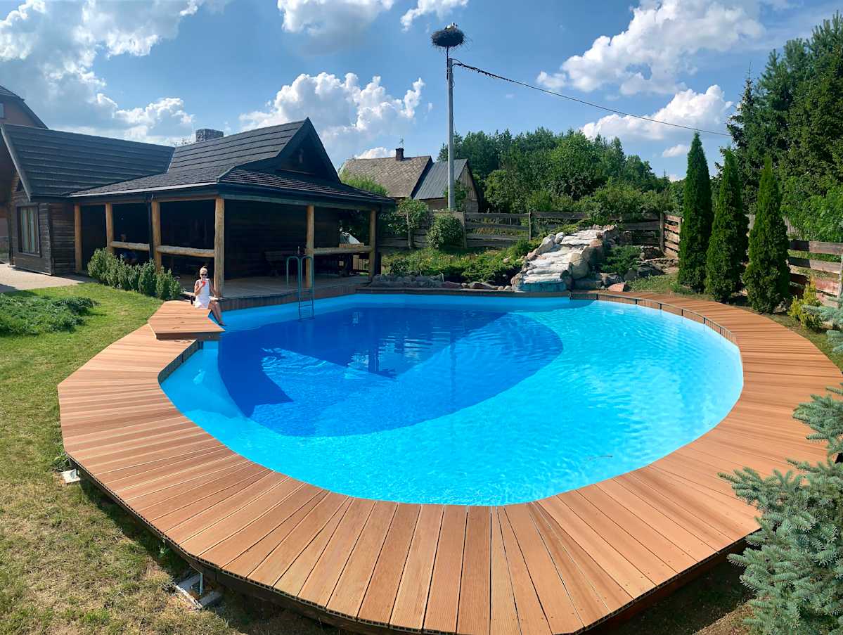 Basen należący do hotelu Basen należący do hotelu