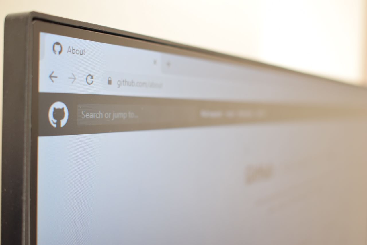 Github showing on screen with padlock icon showing HTTPS