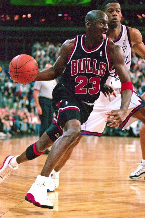 Michael Jordan - In-game - Air Jordan 13 True Red - 4