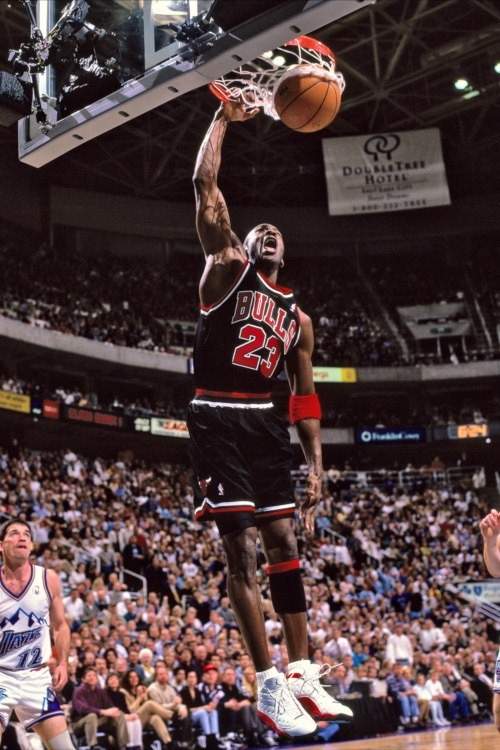 Michael Jordan - In-game - Air Jordan 13 True Red - 1