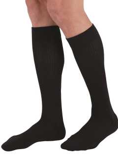 __Superior comfort with a breathable material suitable for all-day wear__

- Guaranteed graduated compression energizes tired, achy legs
- Extra padding along the heel and foot-bed for all-day comfort during all levels of activity
- Top band hugs the calf for a stay-put fit
- Soft, flexible fabric makes for ease of donning

__duomed relax__ provides superior comfort with a breathable material suitable for all-day wear that is also easy to apply. With extra padding along the heel and foot bed, and a top band that fits the calf snugly for a no-slip fit,  duomed relax provides the ideal economical, active compression sock. Available in 15-20 mmHg & 20-30 mmHg compression classes for treatment of mild to moderate venous health conditions.

__Details:__

- available in five standard sizes and 1 standard length
- 15-20 & 20-30 mmHg compression classes
- Black or White