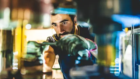 Worker repairing equipment
