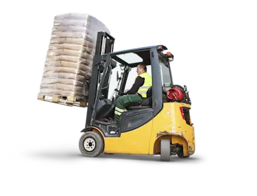 Gabelstapler, der trockene Konsumgüter transportiert.