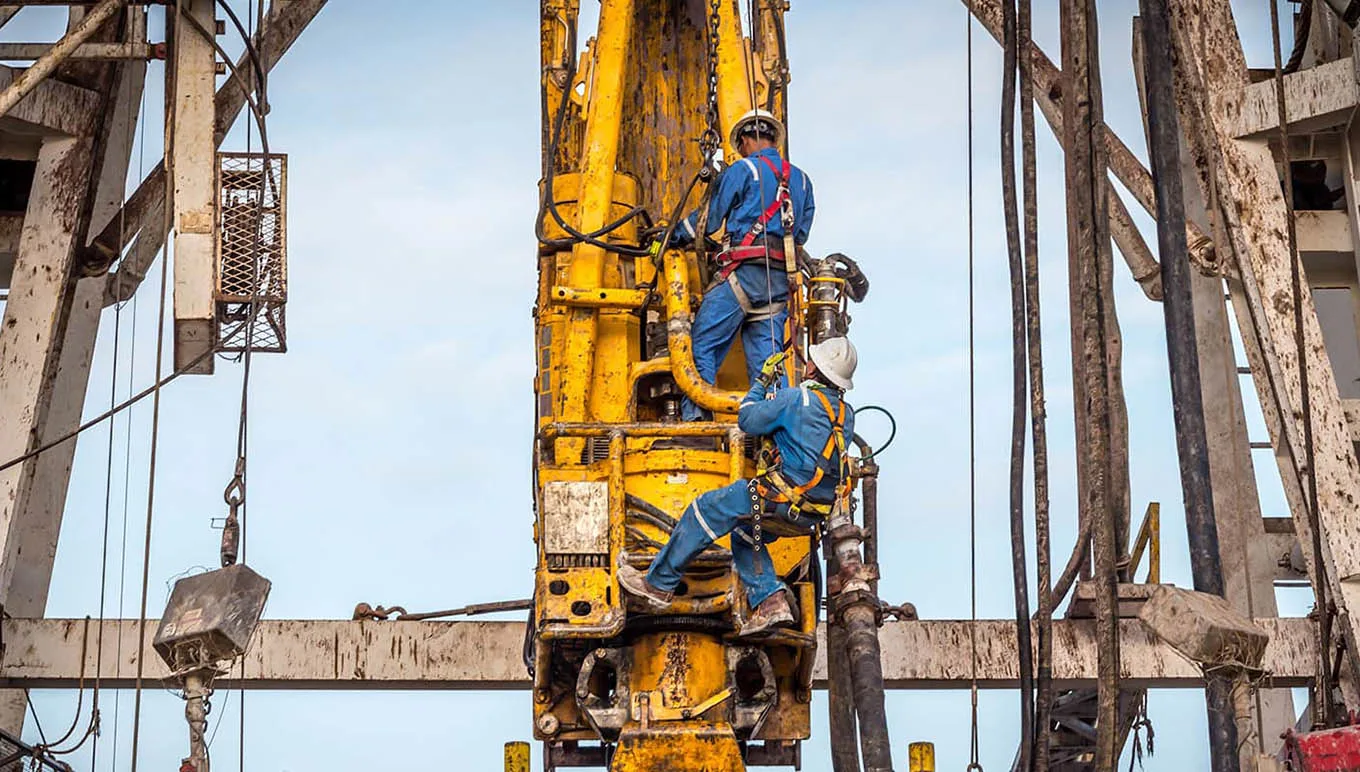 card-how-oil-and-gas-companies-can-use-data-to-become-best-in-class