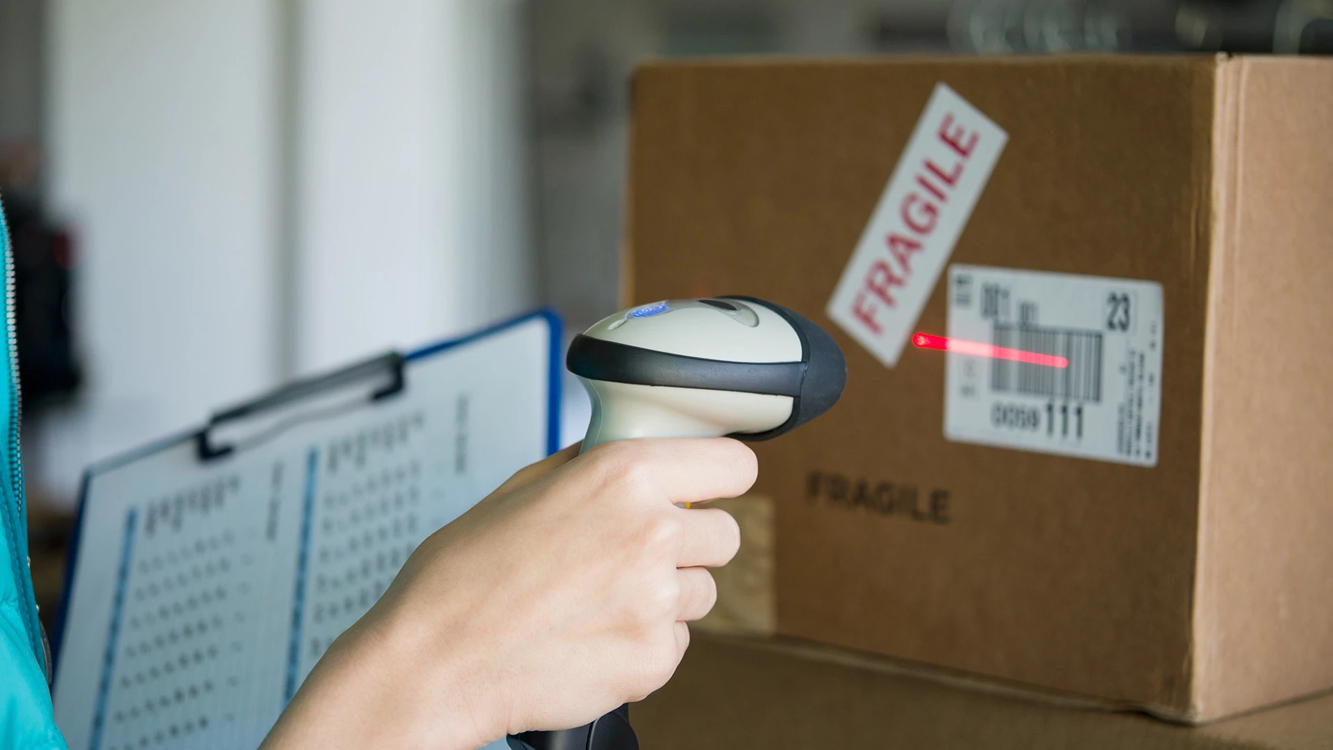 Caja de escaneado con escáner de mano